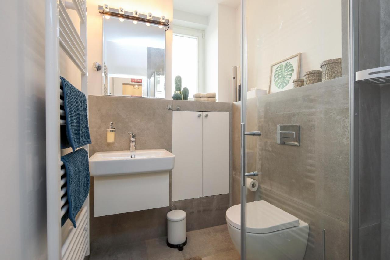 4 Personen Altbau Apartment Nahe Kurfuerstendamm - Romeo & Julia Berlin Exterior photo