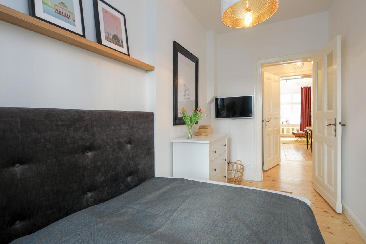 4 Personen Altbau Apartment Nahe Kurfuerstendamm - Romeo & Julia Berlin Exterior photo